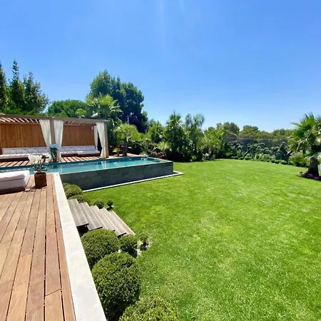 Luxury For 14 People With Private Pool Hébergement de vacances *