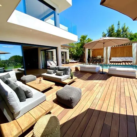 Luxury For 14 People With Private Pool 別荘
